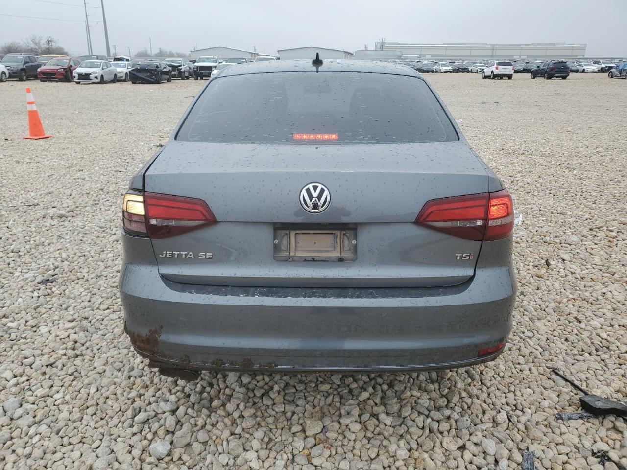 2017 VOLKSWAGEN JETTA SE - Image 6