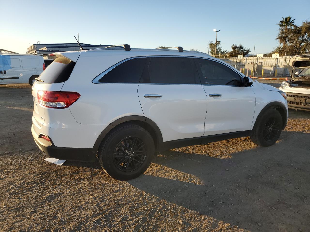2016 KIA SORENTO LX - Image 3