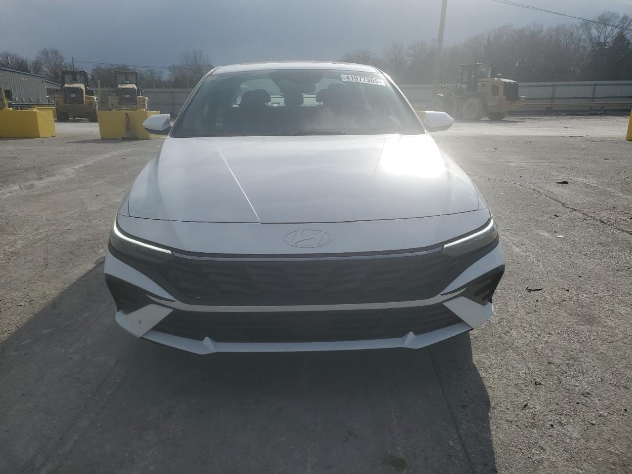 2024 HYUNDAI ELANTRA SE - Фото 5