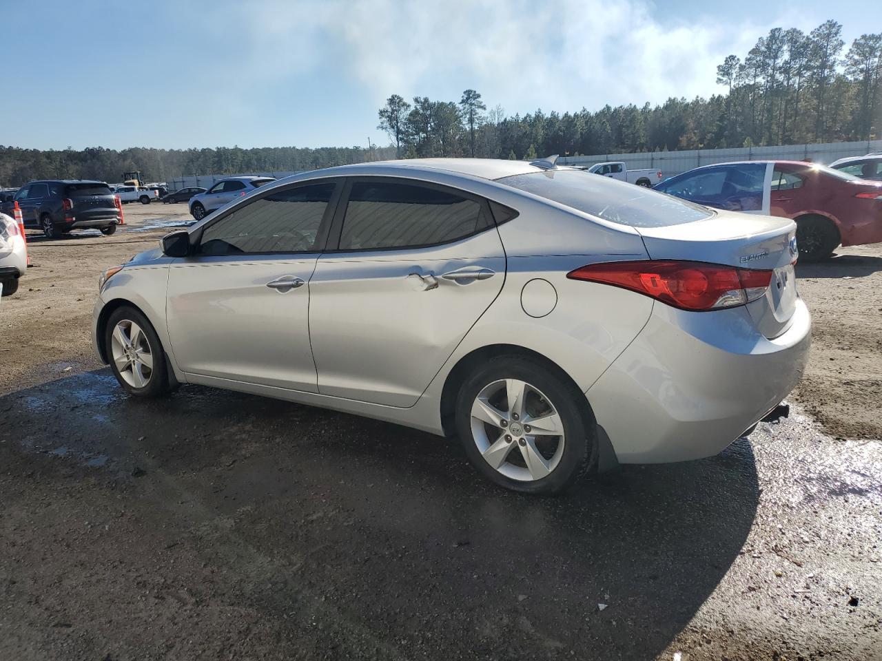 2013 HYUNDAI ELANTRA GL - Image 2