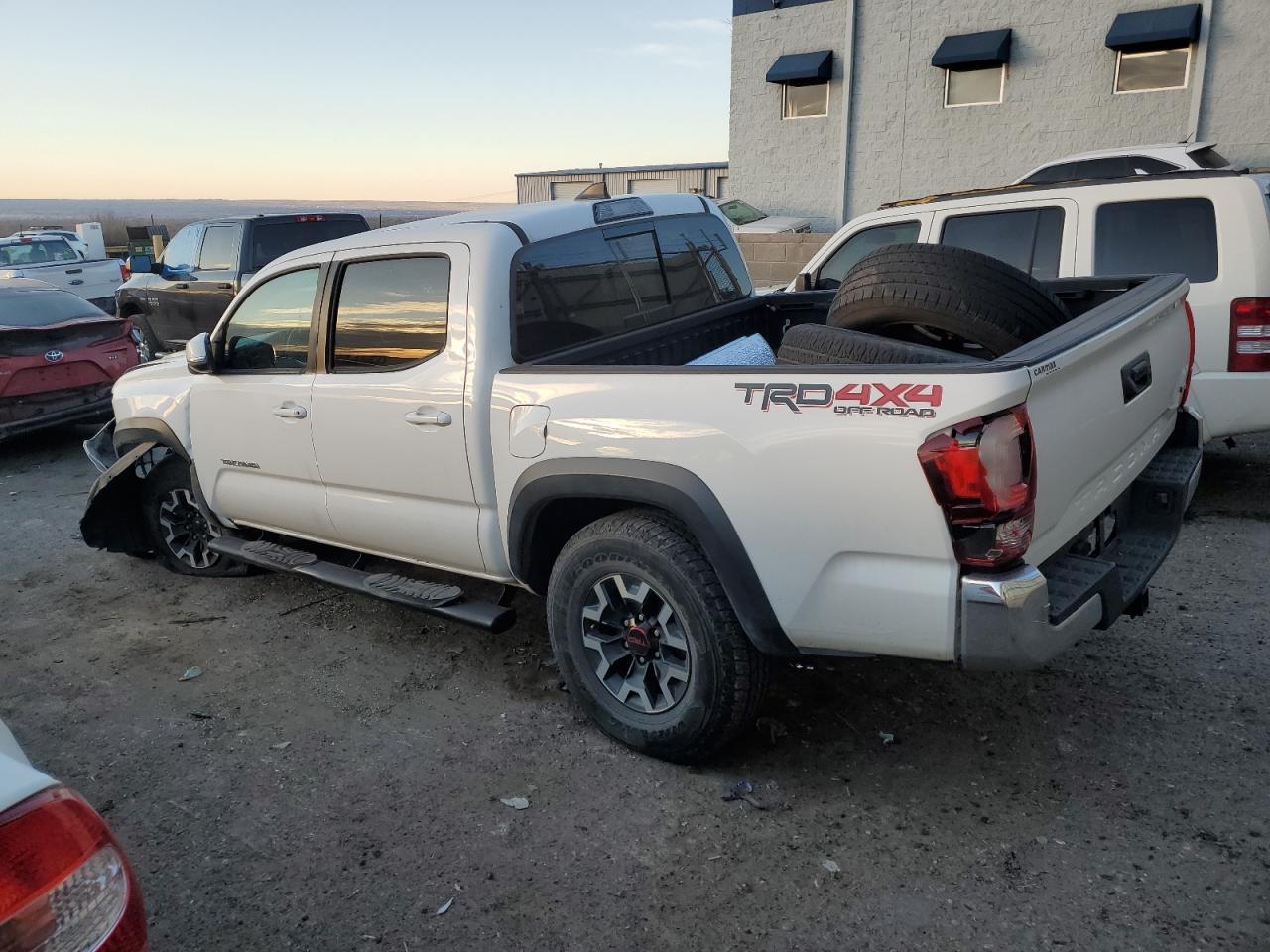 2018 TOYOTA TACOMA DOU - Фото 2