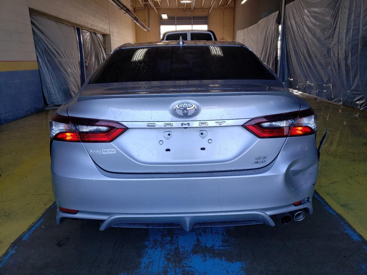 2021 TOYOTA CAMRY SE - Фото 6