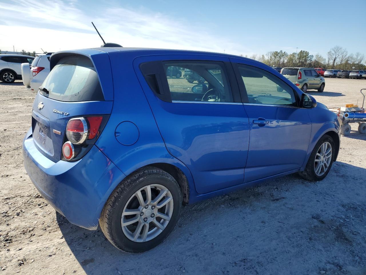 2016 CHEVROLET SONIC LT - Image 3