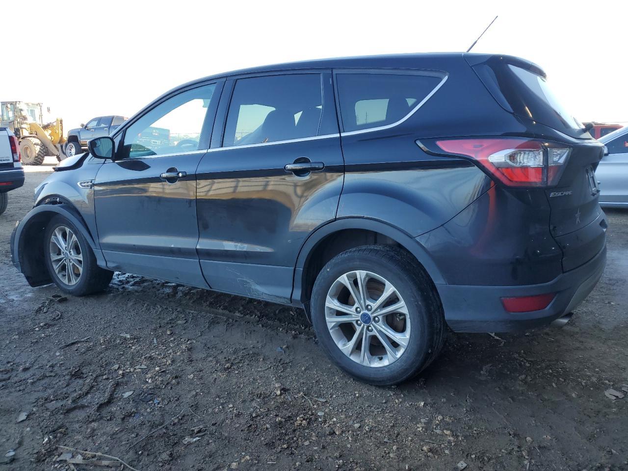 2017 FORD ESCAPE SE - Image 2