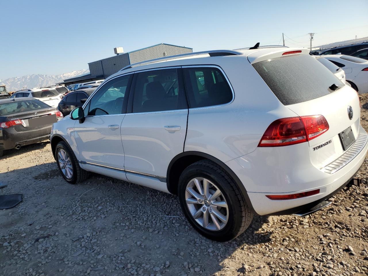 2014 VOLKSWAGEN TOUAREG V6 - Фото 2