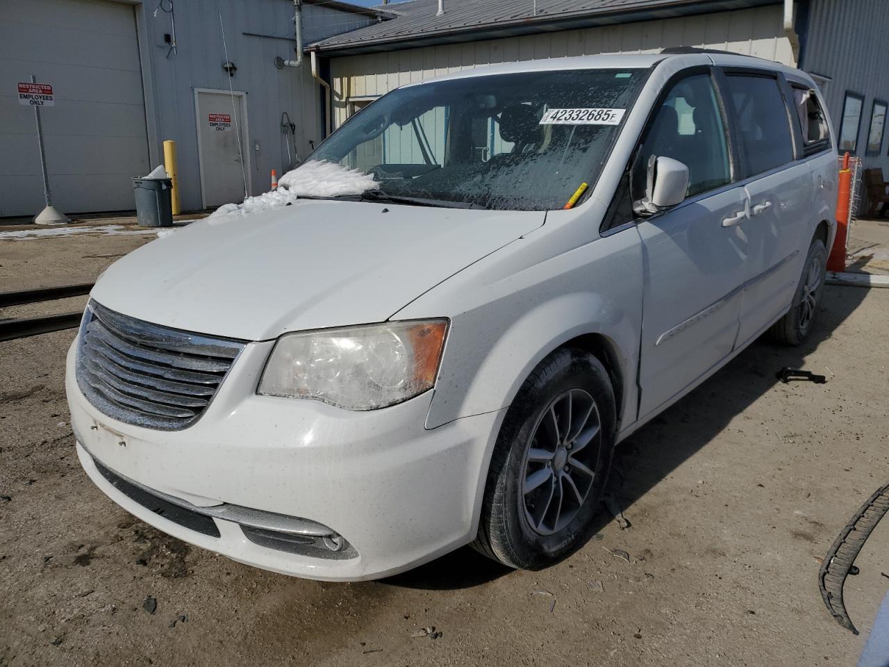 2014 CHRYSLER TOWN & COU