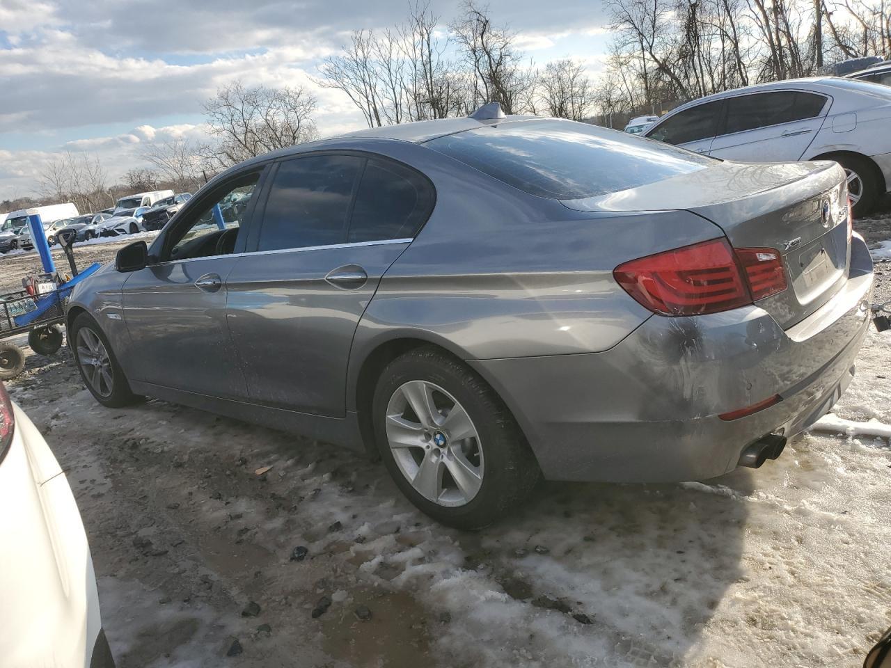 2013 BMW 528 XI - Image 2