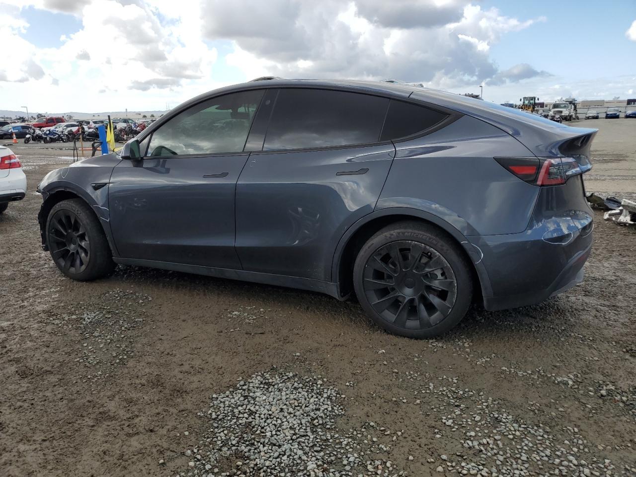 2022 TESLA MODEL Y - Фото 2
