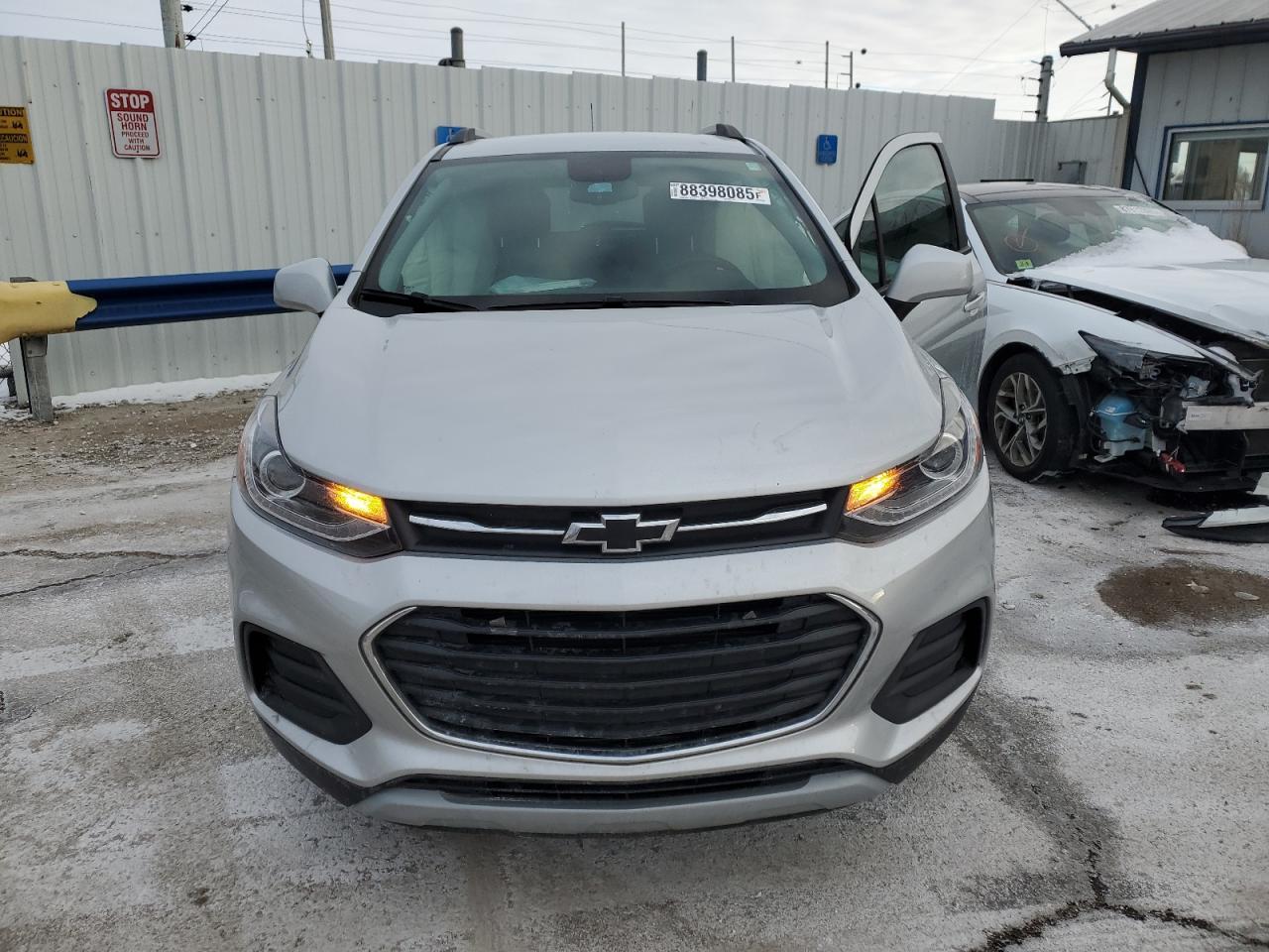 2021 CHEVROLET TRAX 1LT - Image 5