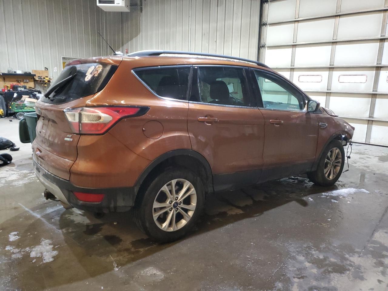 2017 FORD ESCAPE SE - Image 3