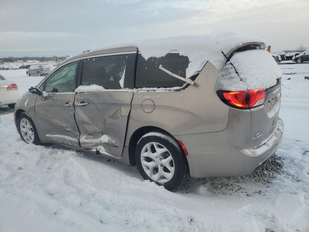 2017 CHRYSLER PACIFICA T - Фото 2