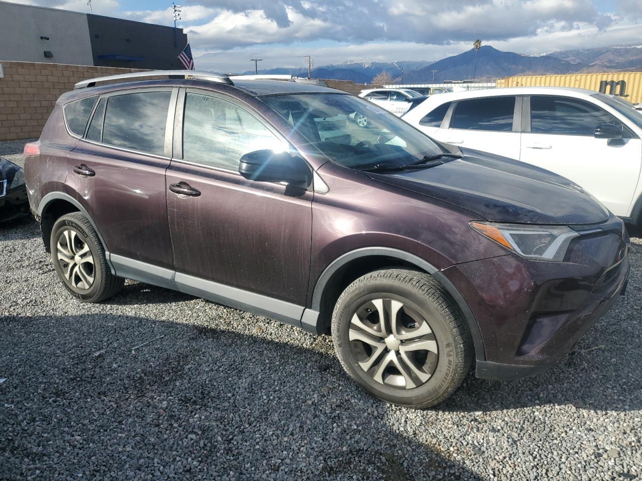 2018 TOYOTA RAV4 LE - Image 4