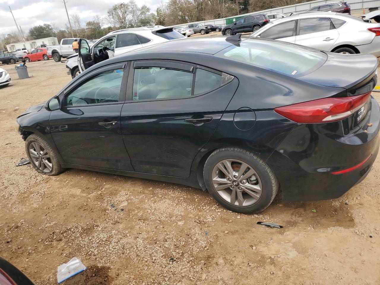 2018 HYUNDAI ELANTRA SE - Фото 2
