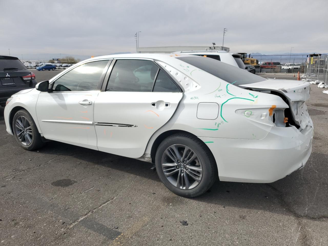 2017 TOYOTA CAMRY LE - Фото 2