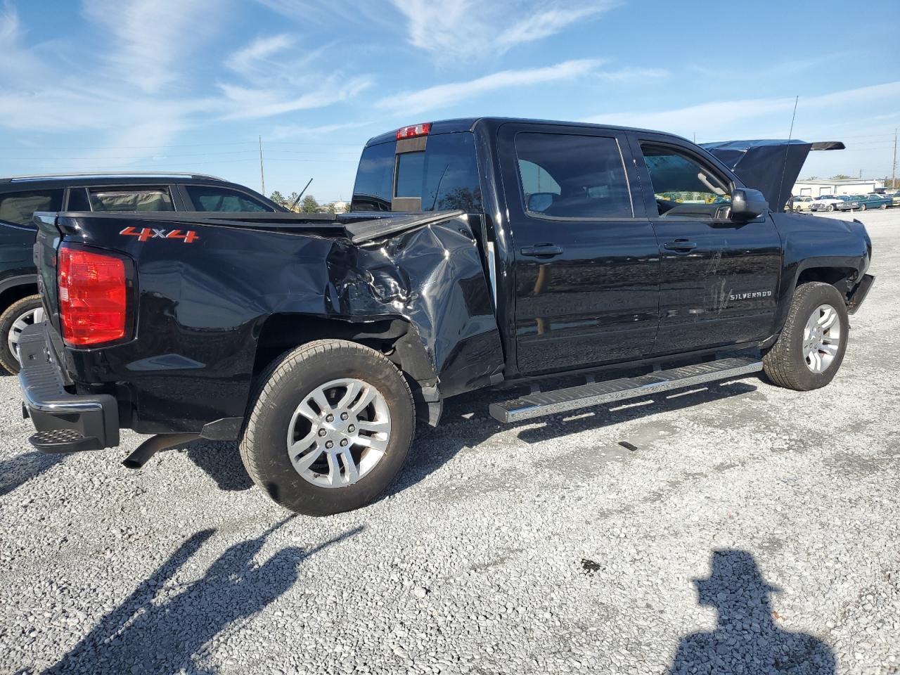 2018 CHEVROLET SILVERADO - Image 3