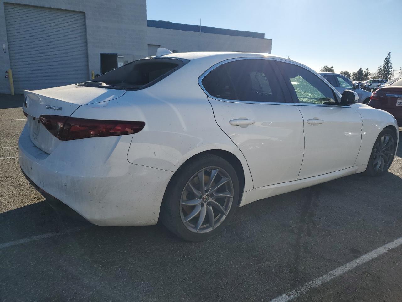 2017 ALFA ROMEO GIULIA - Фото 3