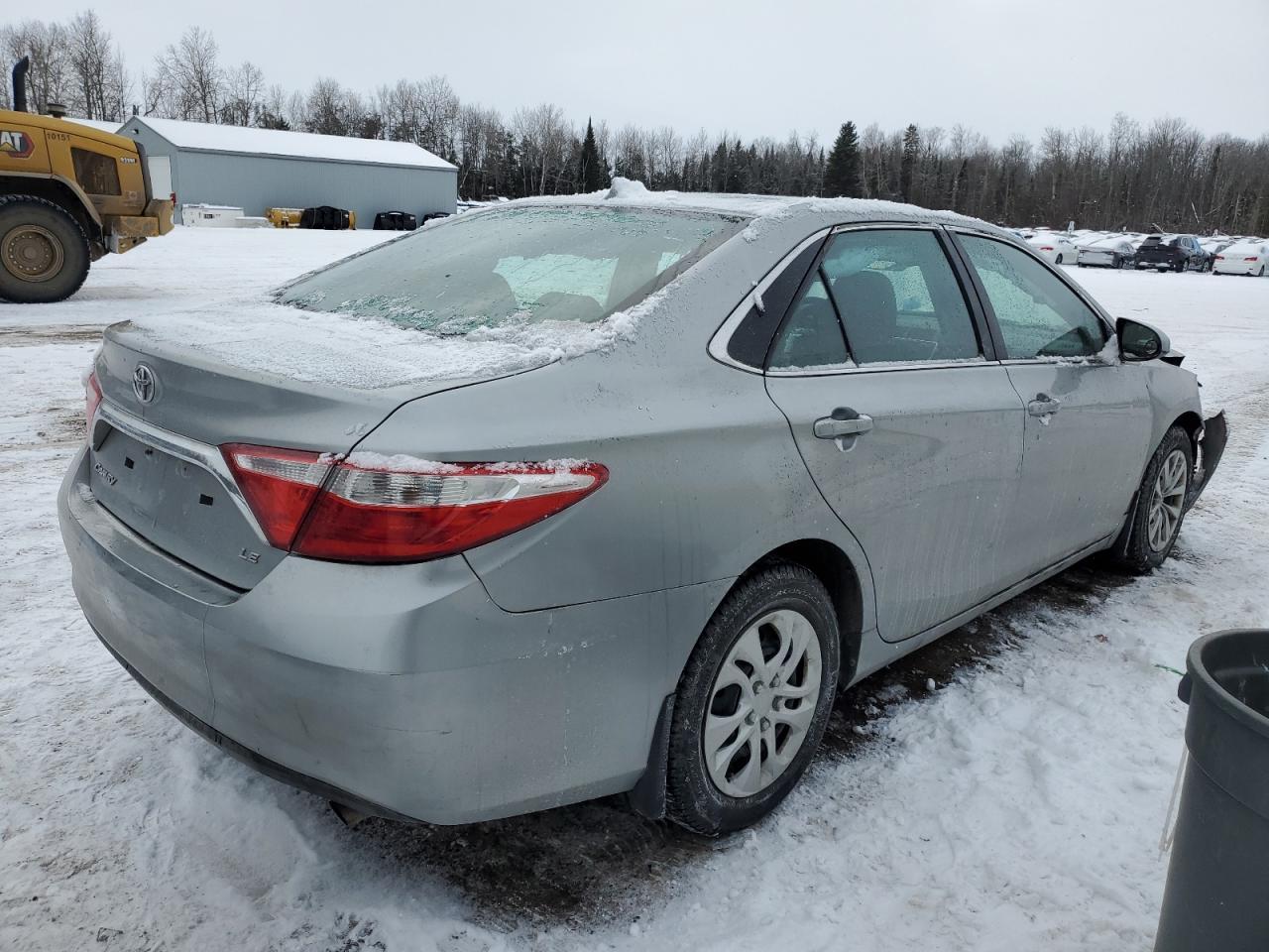 2015 TOYOTA CAMRY LE - Image 3