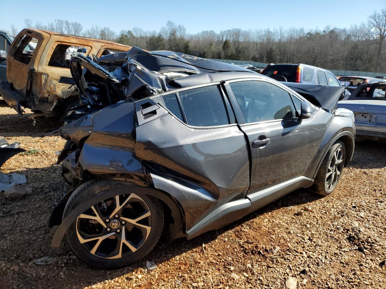 2022 TOYOTA C-HR XLE - Image 3