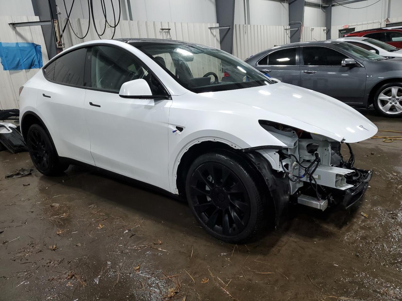 2023 TESLA MODEL Y - Фото 4