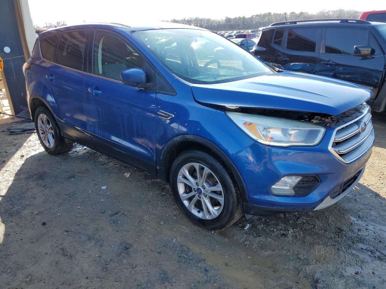 2017 FORD ESCAPE SE - Image 4
