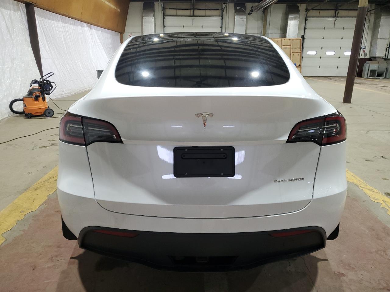 2024 TESLA MODEL Y - Фото 6