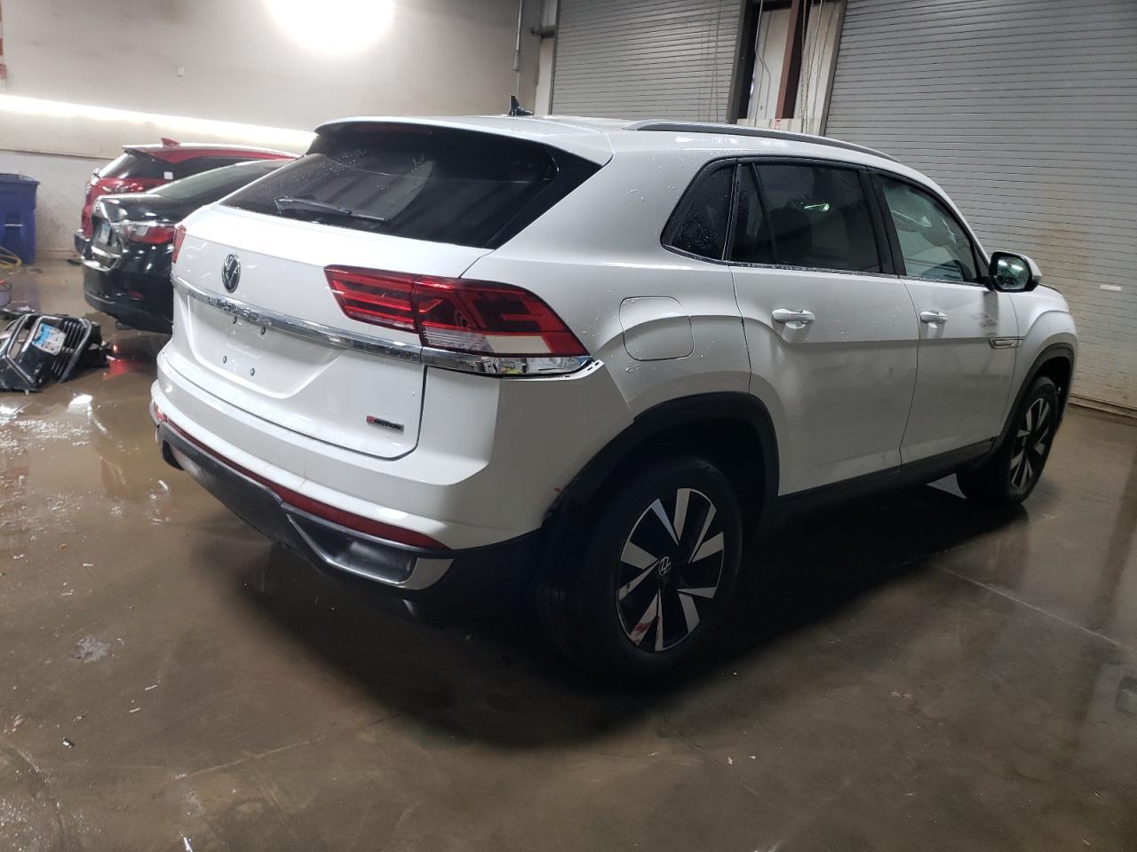 2022 VOLKSWAGEN ATLAS CROS - Фото 3