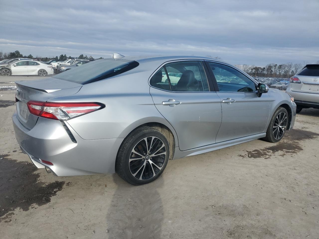 2020 TOYOTA CAMRY SE - Image 3