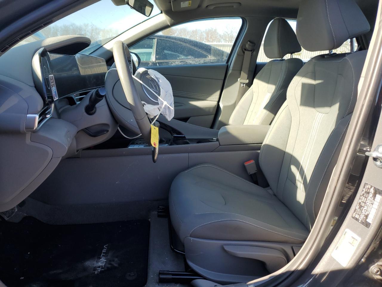 2024 HYUNDAI ELANTRA SE - Фото 7