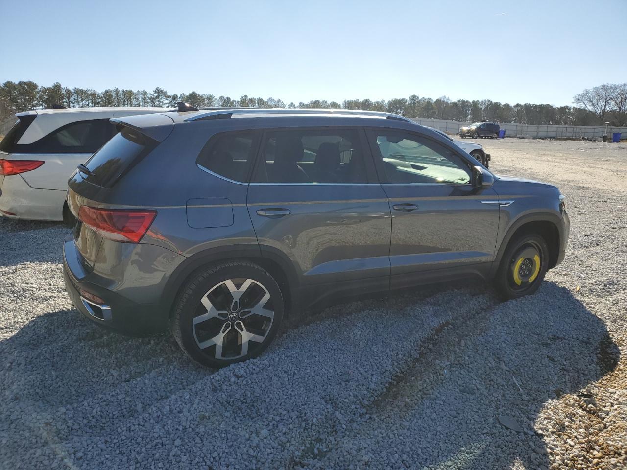 2023 VOLKSWAGEN TAOS SEL - Фото 3