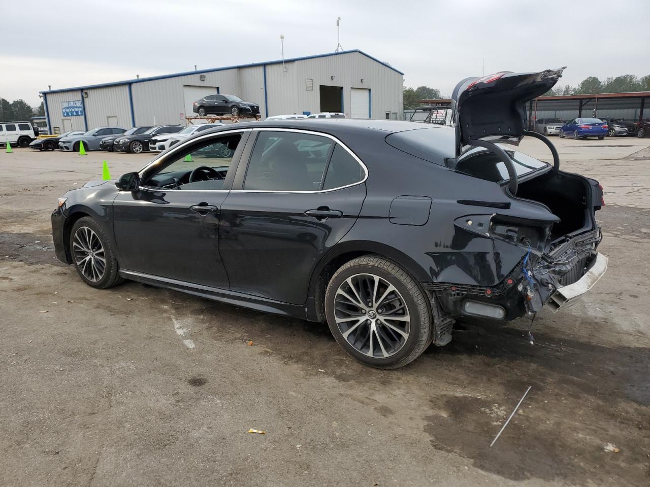 2018 TOYOTA CAMRY L - Фото 2