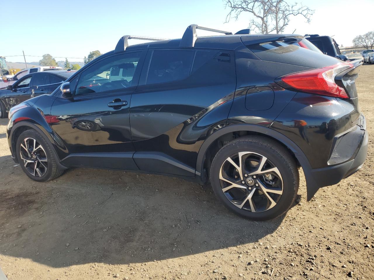 2022 TOYOTA C-HR XLE - Image 2