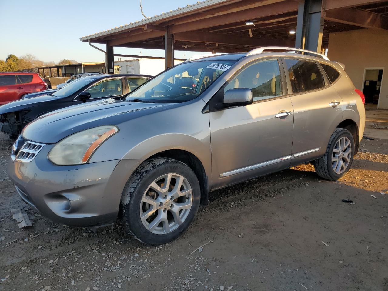 2013 NISSAN ROGUE S