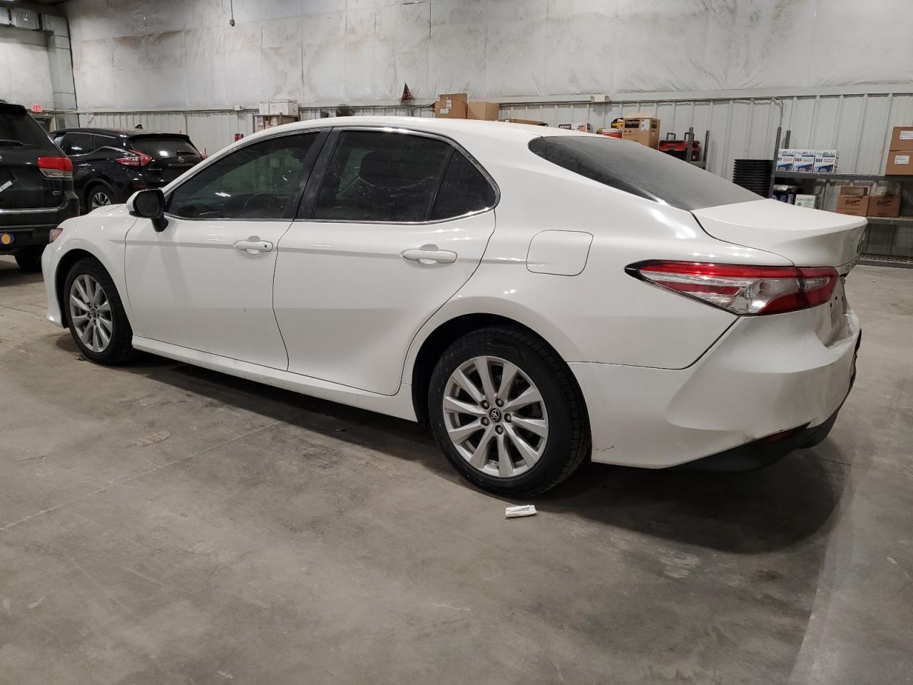 2018 TOYOTA CAMRY L - Фото 2