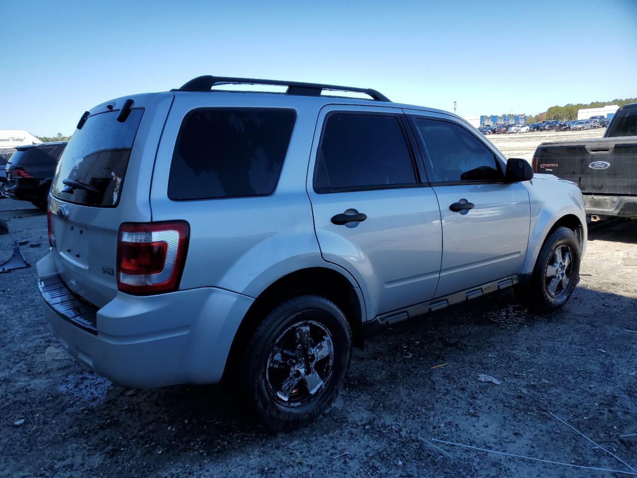 2012 FORD ESCAPE XLT - Image 3