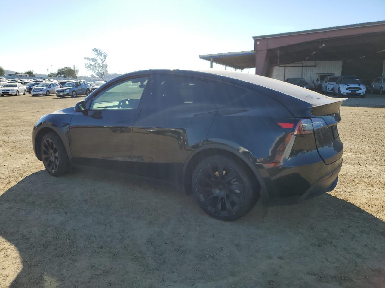 2023 TESLA MODEL Y - Image 2