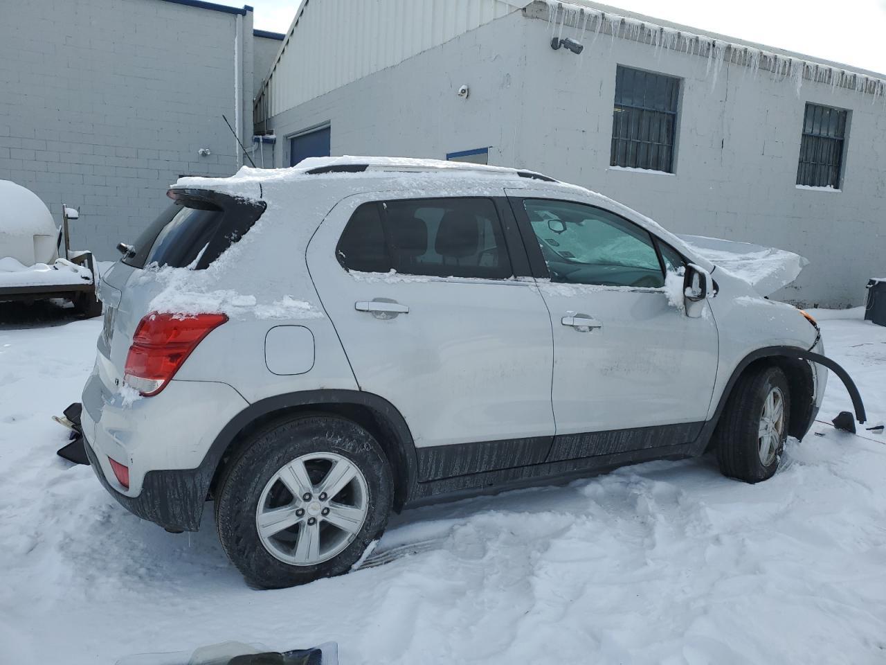 2019 CHEVROLET TRAX 1LT - Image 3