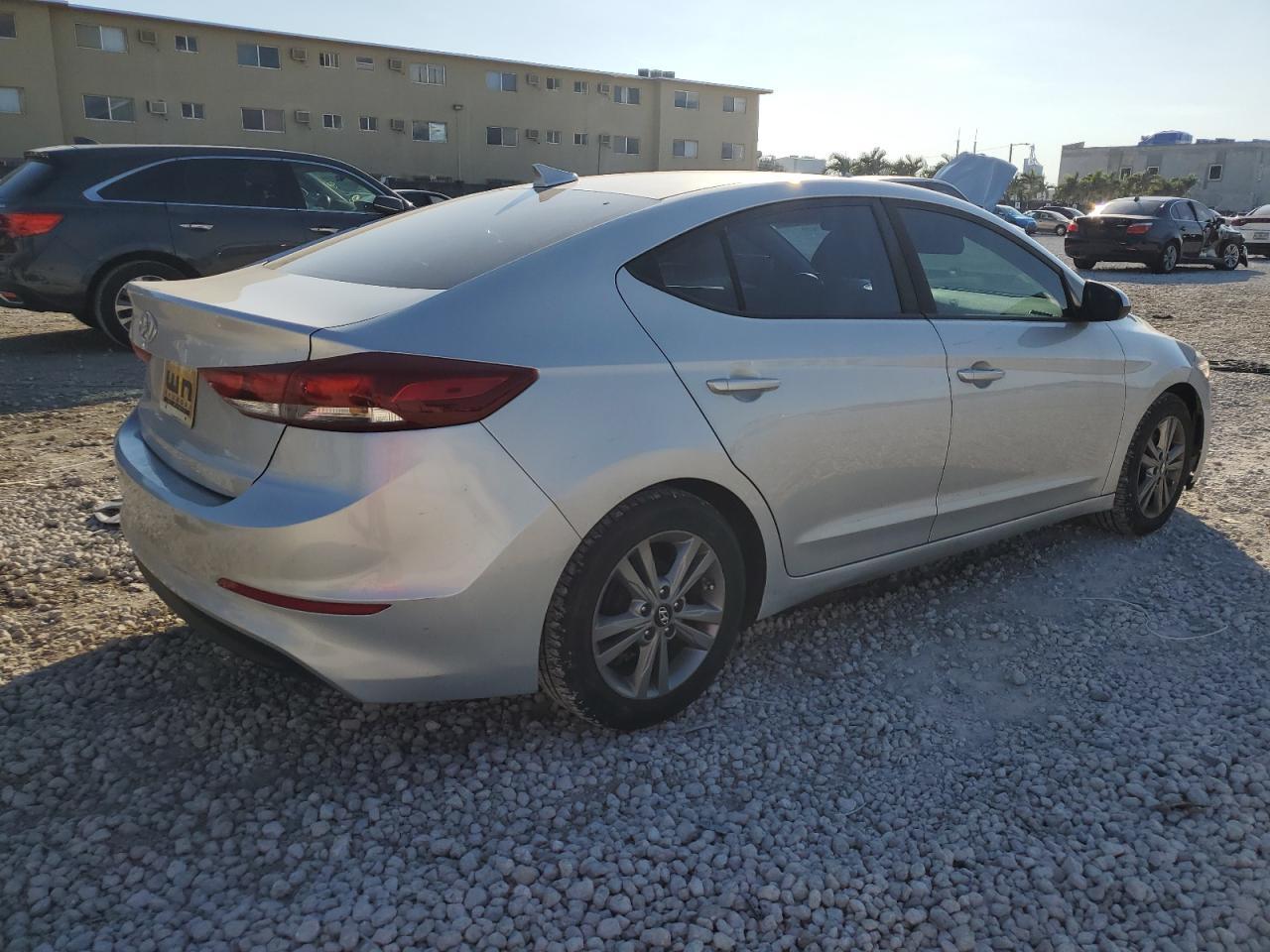 2017 HYUNDAI ELANTRA SE - Фото 3