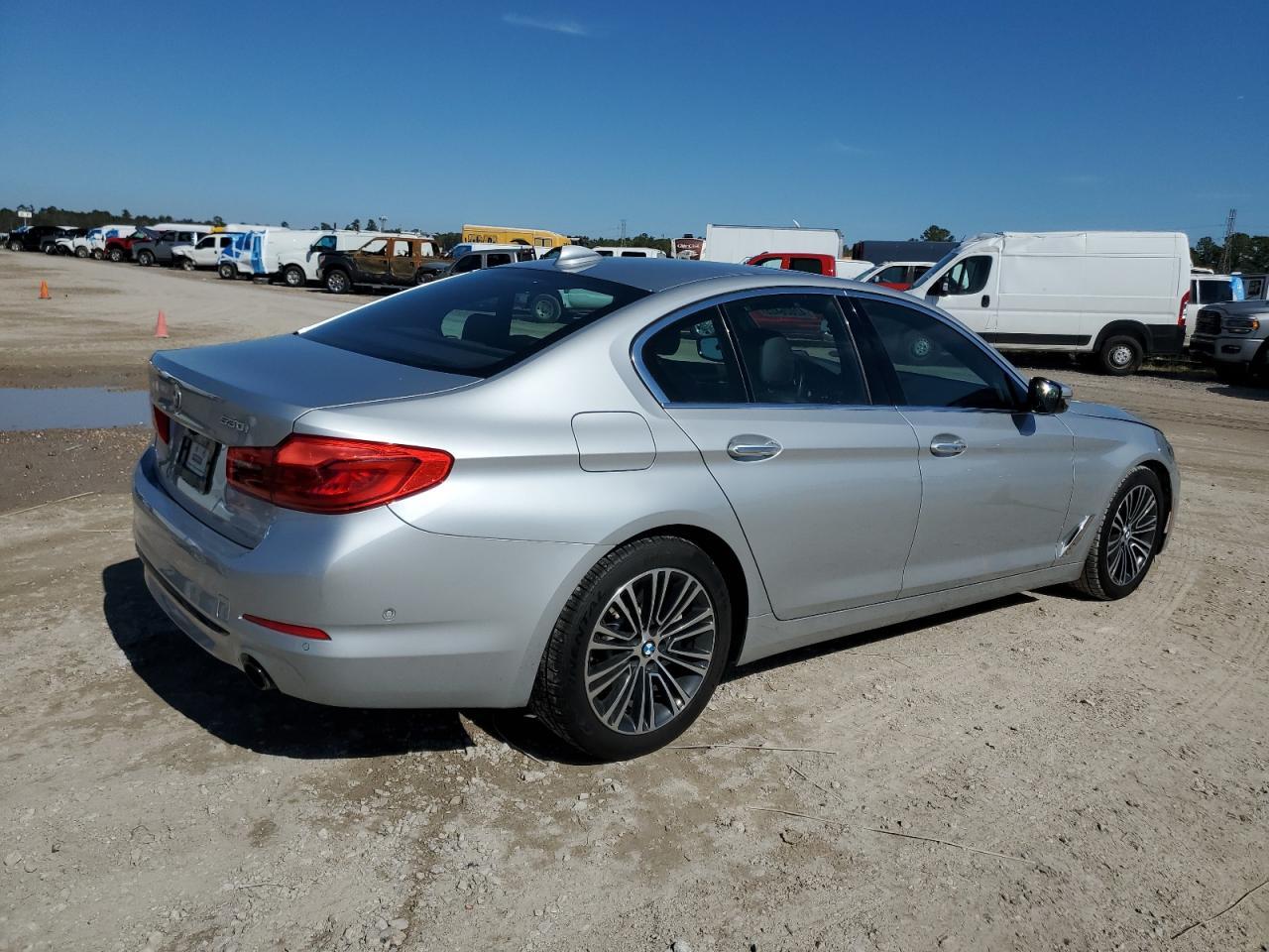 2018 BMW 530 I - Фото 3