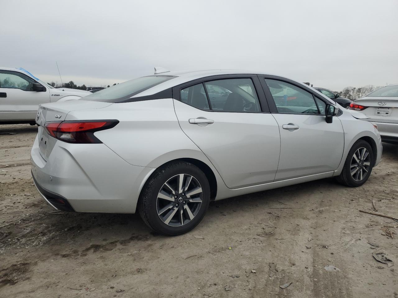 2021 NISSAN VERSA SV - Image 3