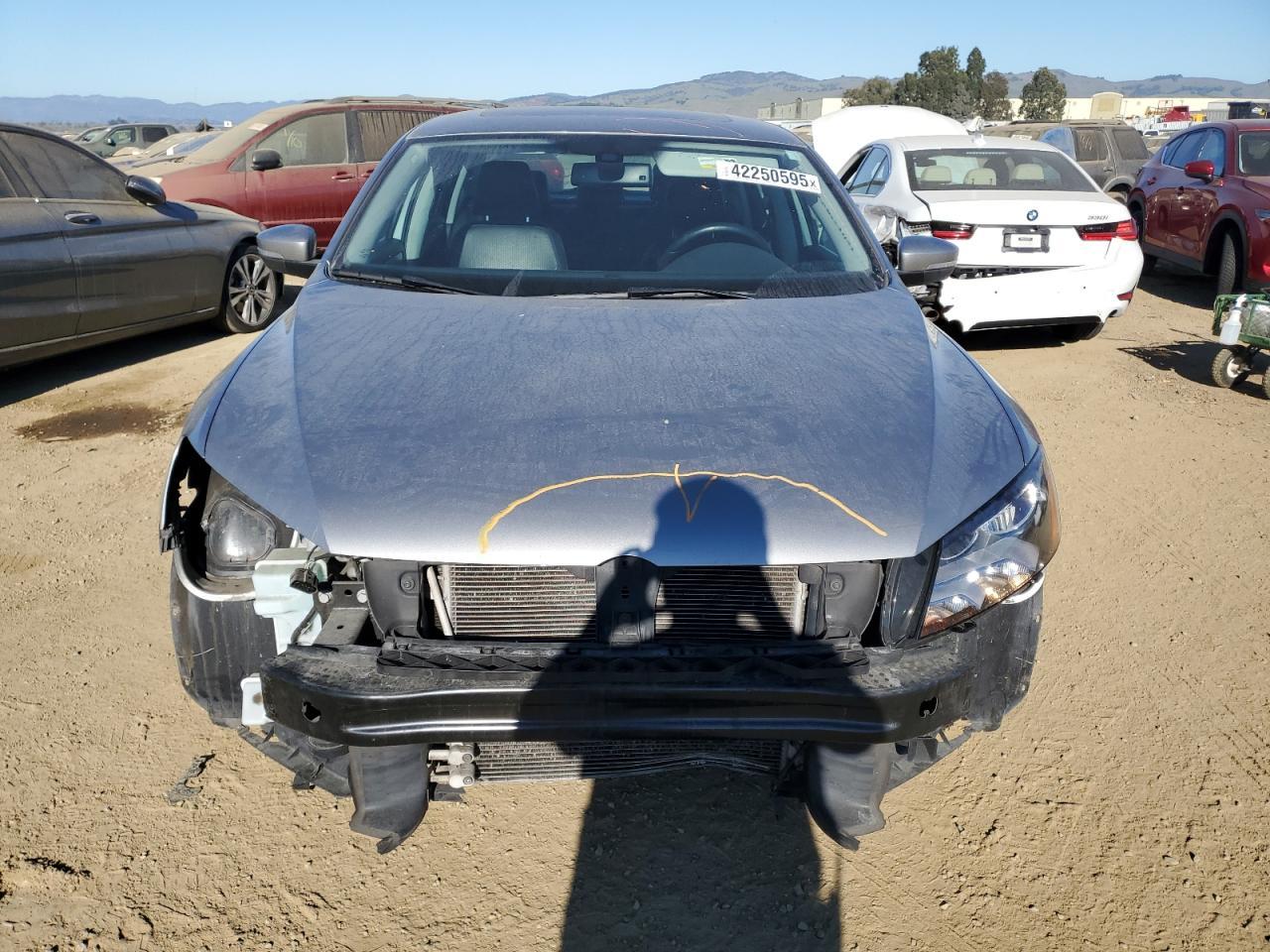 2013 VOLKSWAGEN PASSAT SE - Image 5