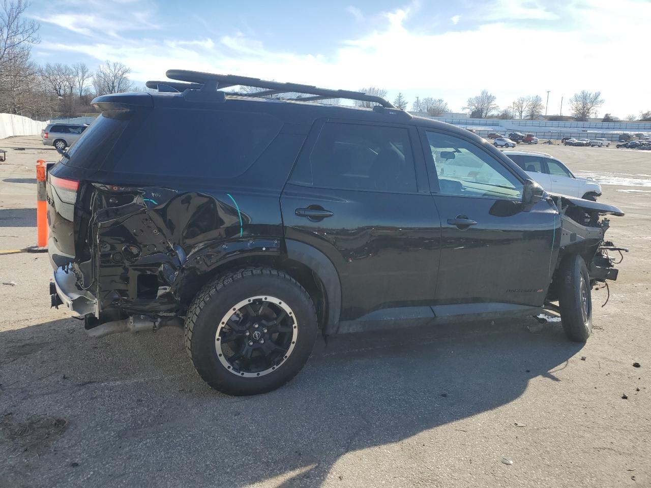 2024 NISSAN PATHFINDER - Фото 3