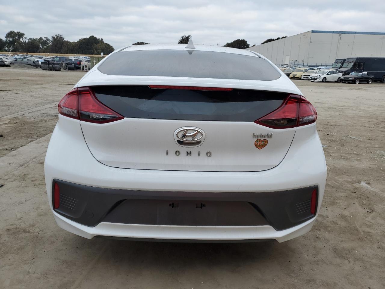 2022 HYUNDAI IONIQ SE - Фото 6