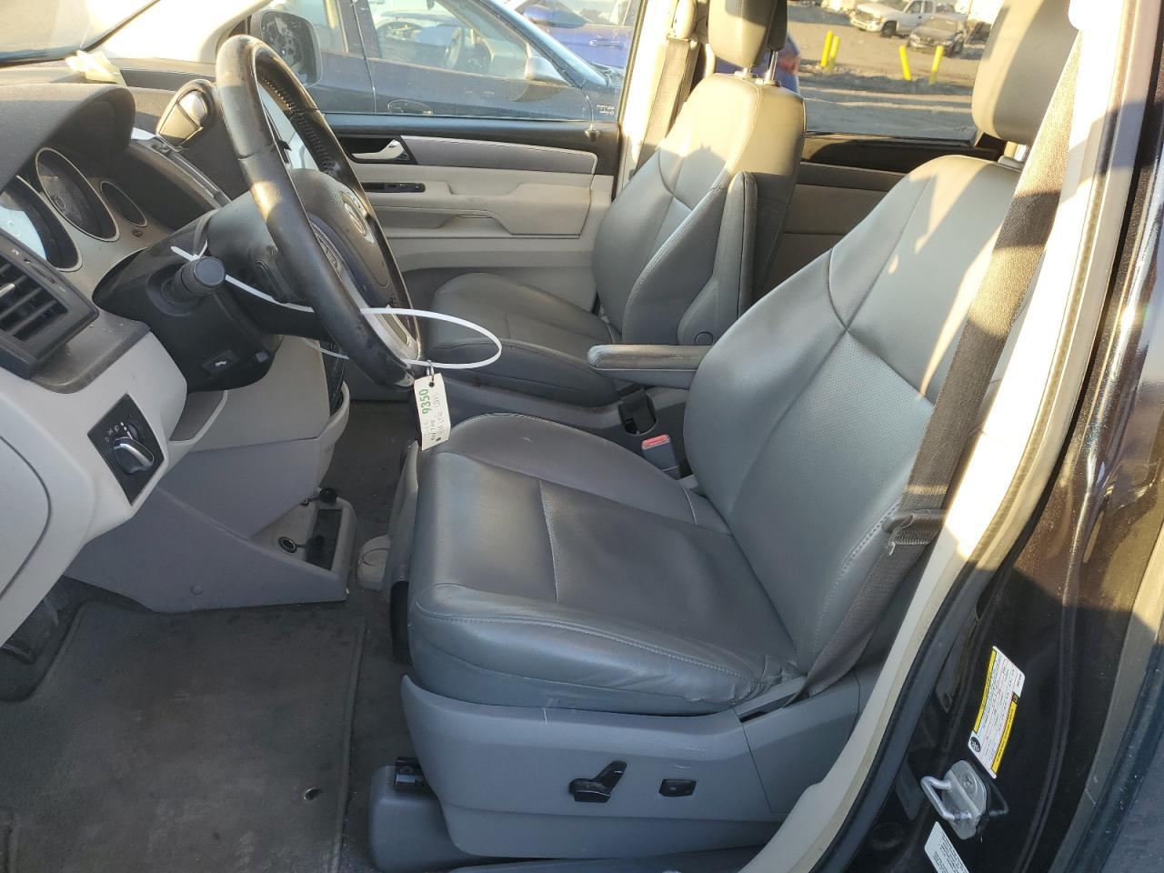 2011 VOLKSWAGEN ROUTAN SE - Image 7