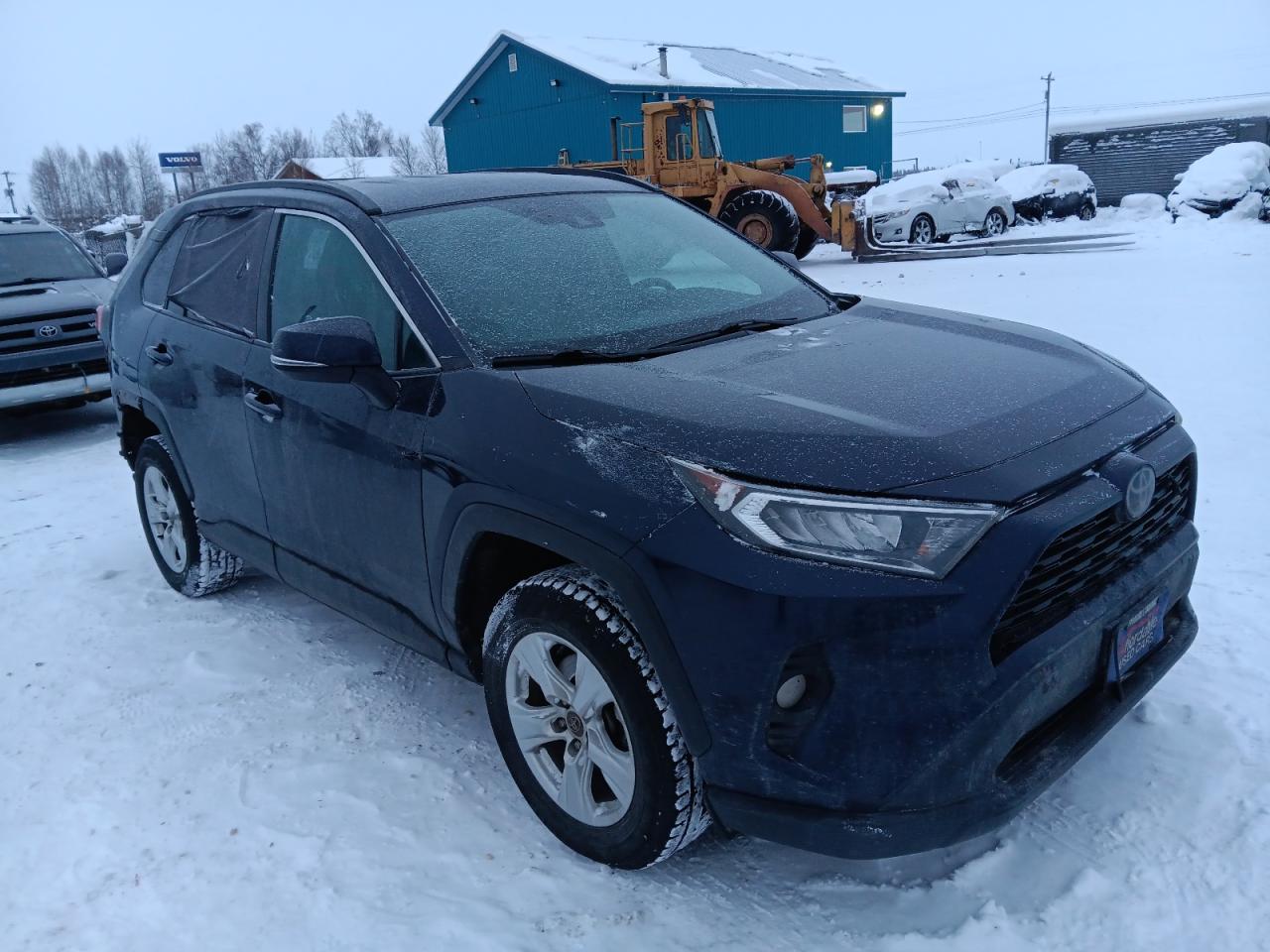2020 TOYOTA RAV4 XLE - Фото 4