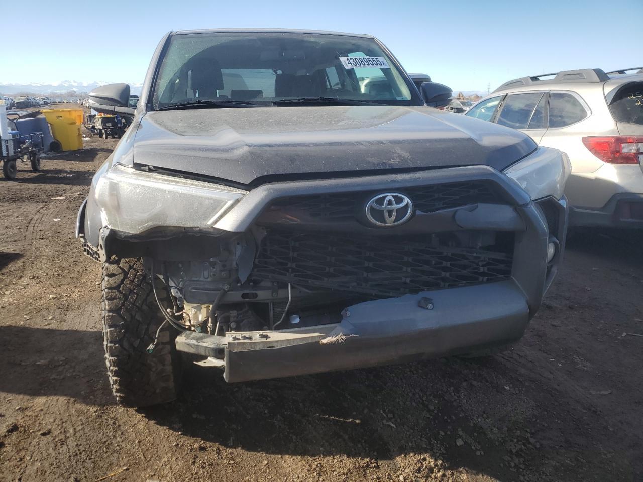 2017 TOYOTA 4RUNNER SR - Фото 5