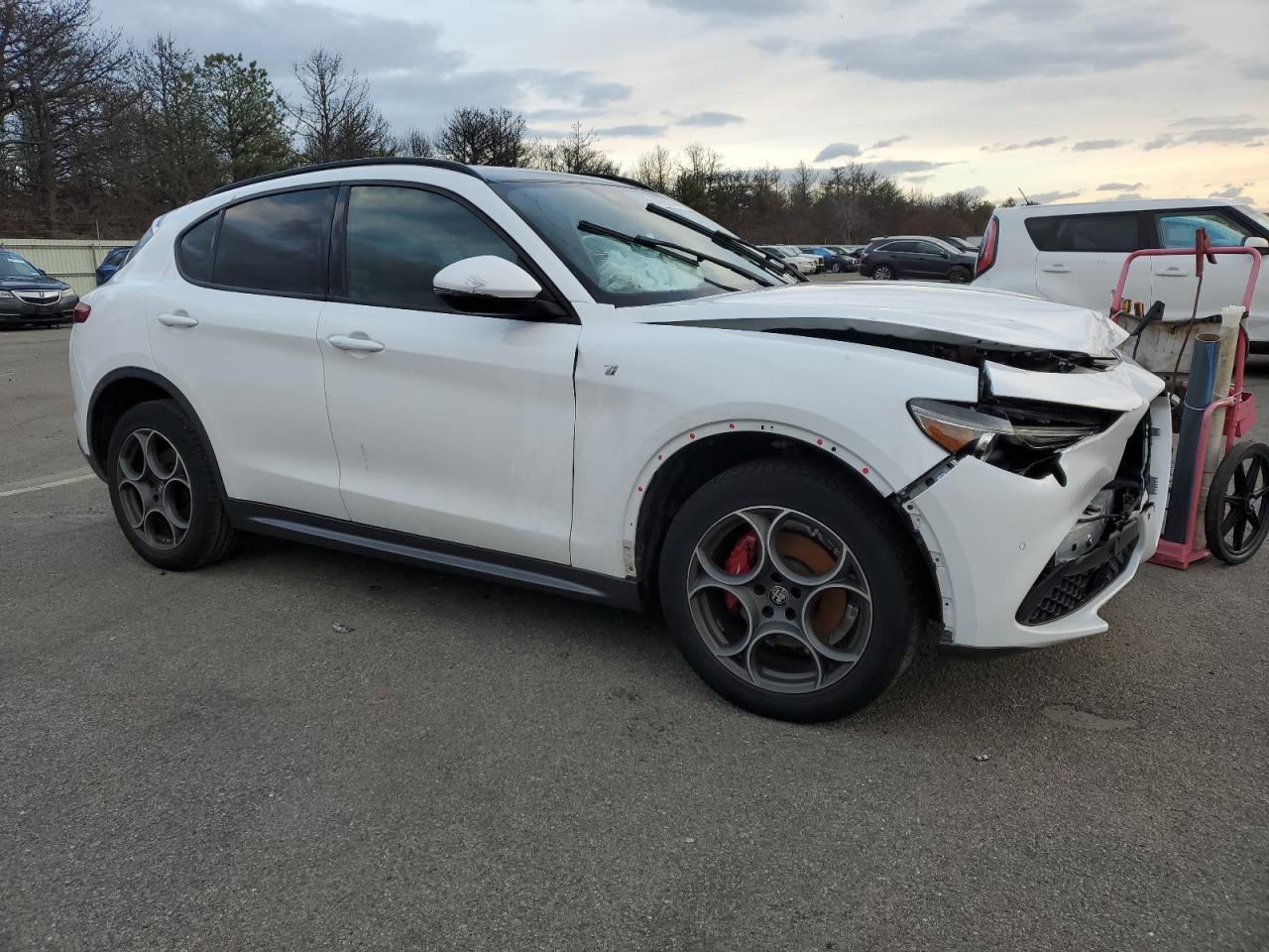 2022 ALFA ROMEO STELVIO TI - Image 4