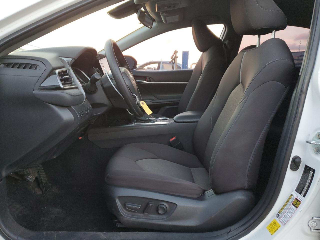 2023 TOYOTA CAMRY LE - Фото 7