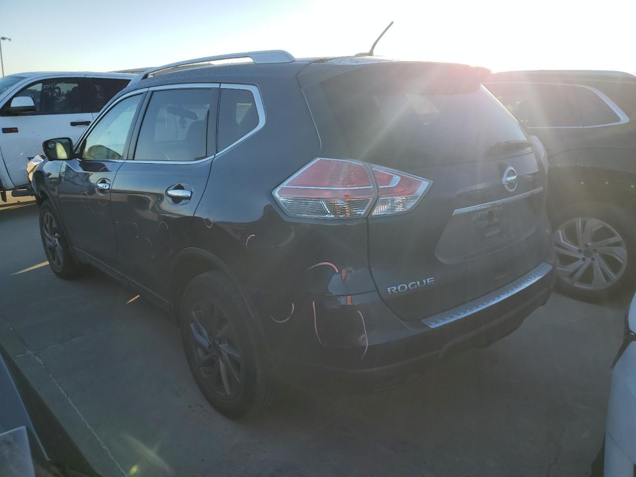 2015 NISSAN ROGUE S - Image 2