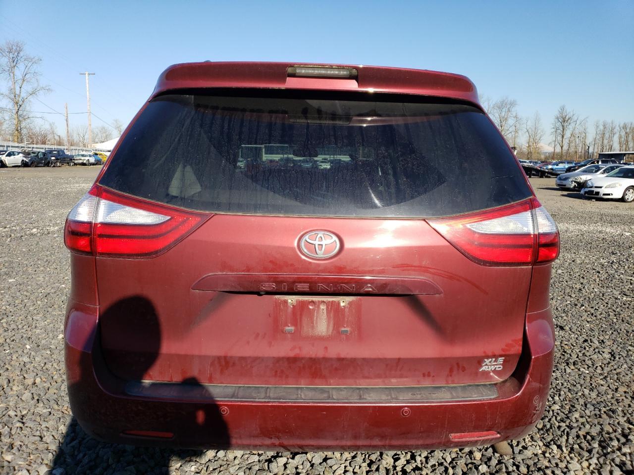 2015 TOYOTA SIENNA XLE - Image 6