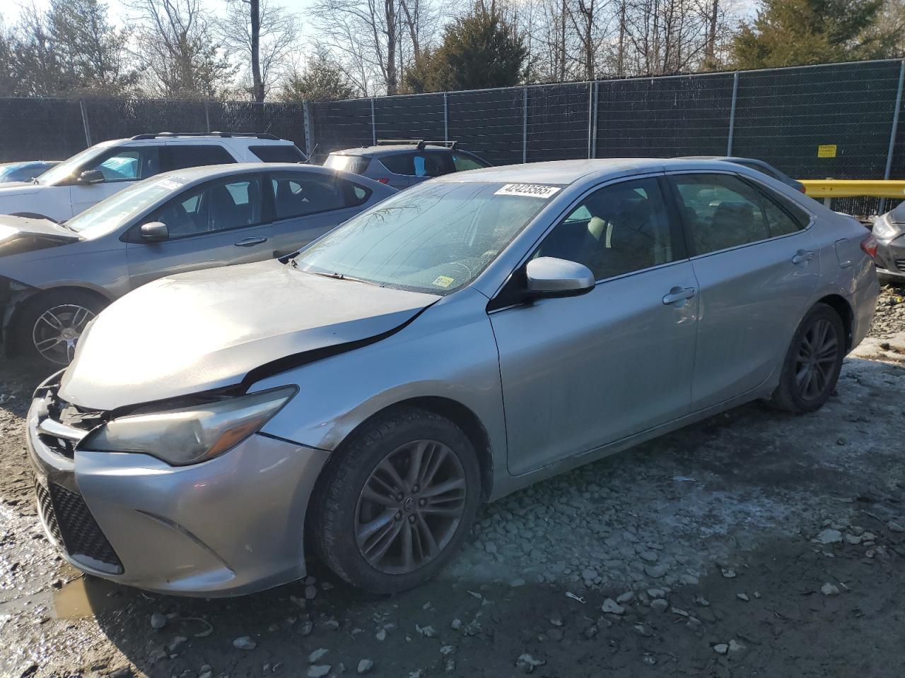 2015 TOYOTA CAMRY LE